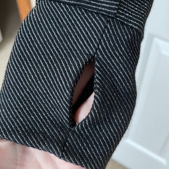 DONATED Black and silver lorna Jane jacket - Picture 2 of 5